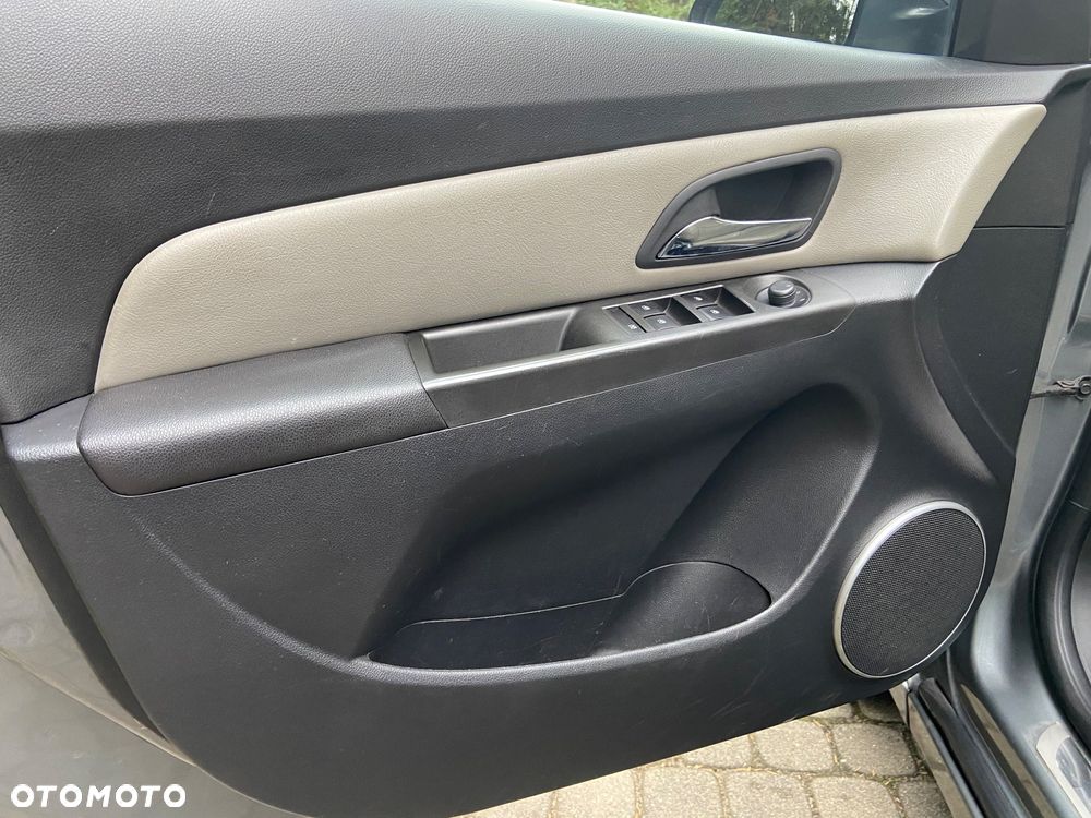 Chevrolet Cruze 1.7 D LT+ Premium - 16