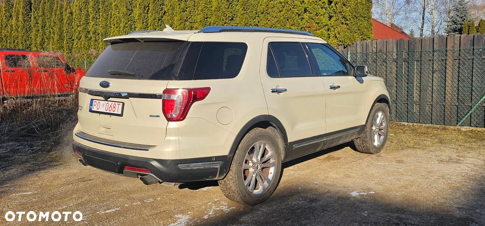 Ford Explorer - 10
