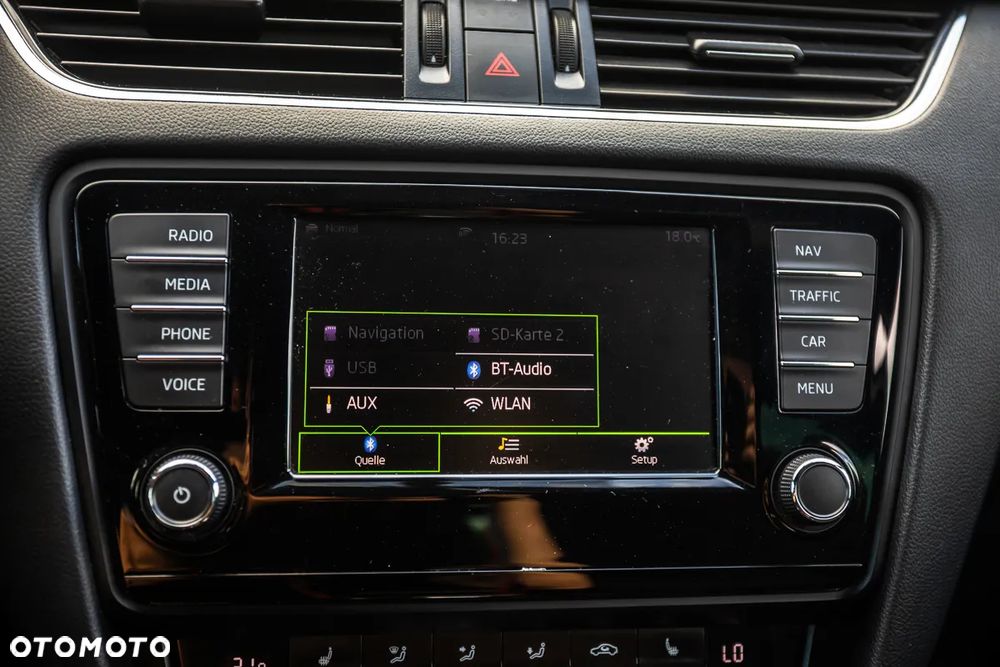 Skoda Octavia 2.0 TDI DSG RS - 33