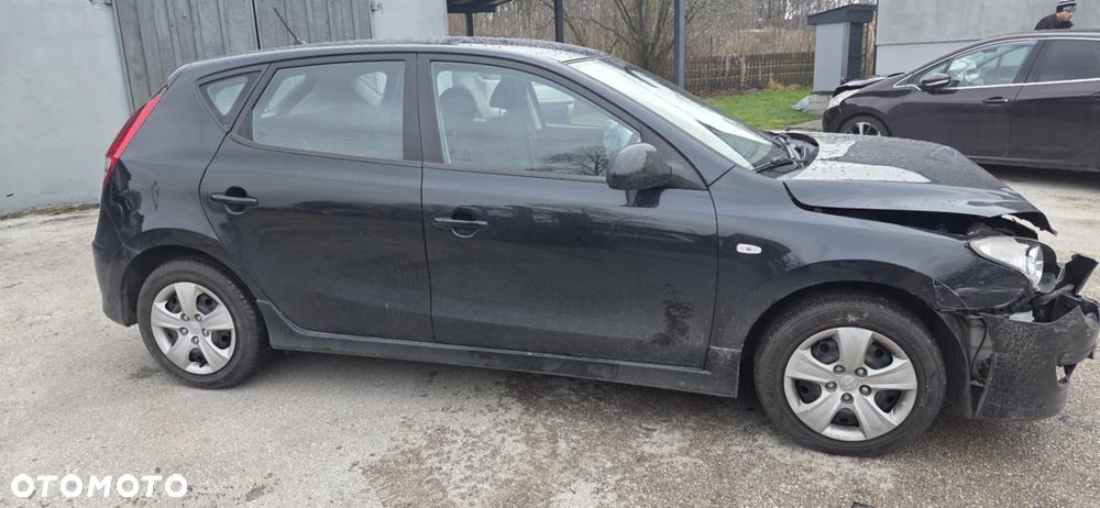 HYUNDAI I30 1,4 109KM rozrusznik - 4