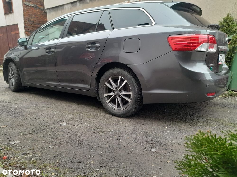 Toyota Avensis 1.8 Premium - 6