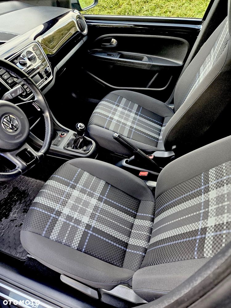 Volkswagen up! club - 24