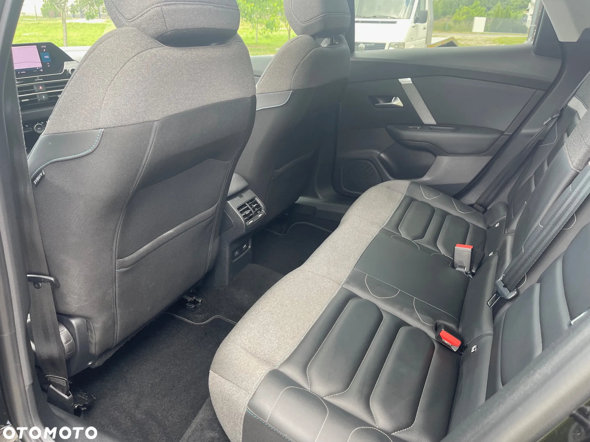 Citroën C4 BlueHDi 130 Stop&Start EAT8 SHINE - 19