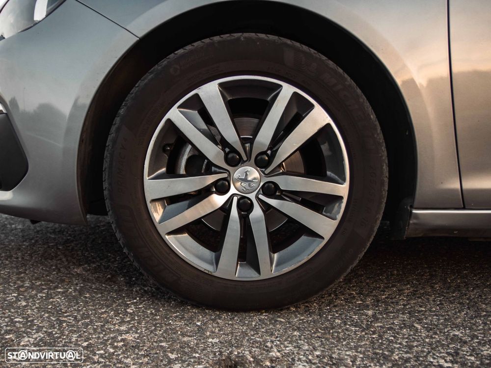Peugeot 308 1.2 PureTech Allure Pack EAT8 - 21