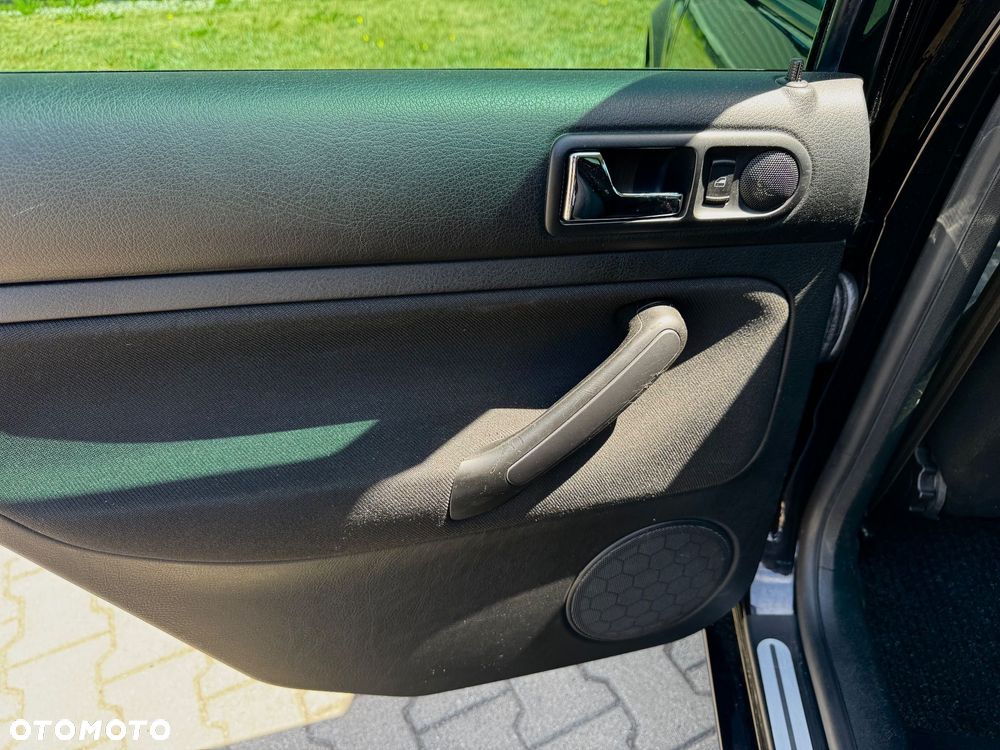 Volkswagen Bora Variant 1.6 Comfortline - 19