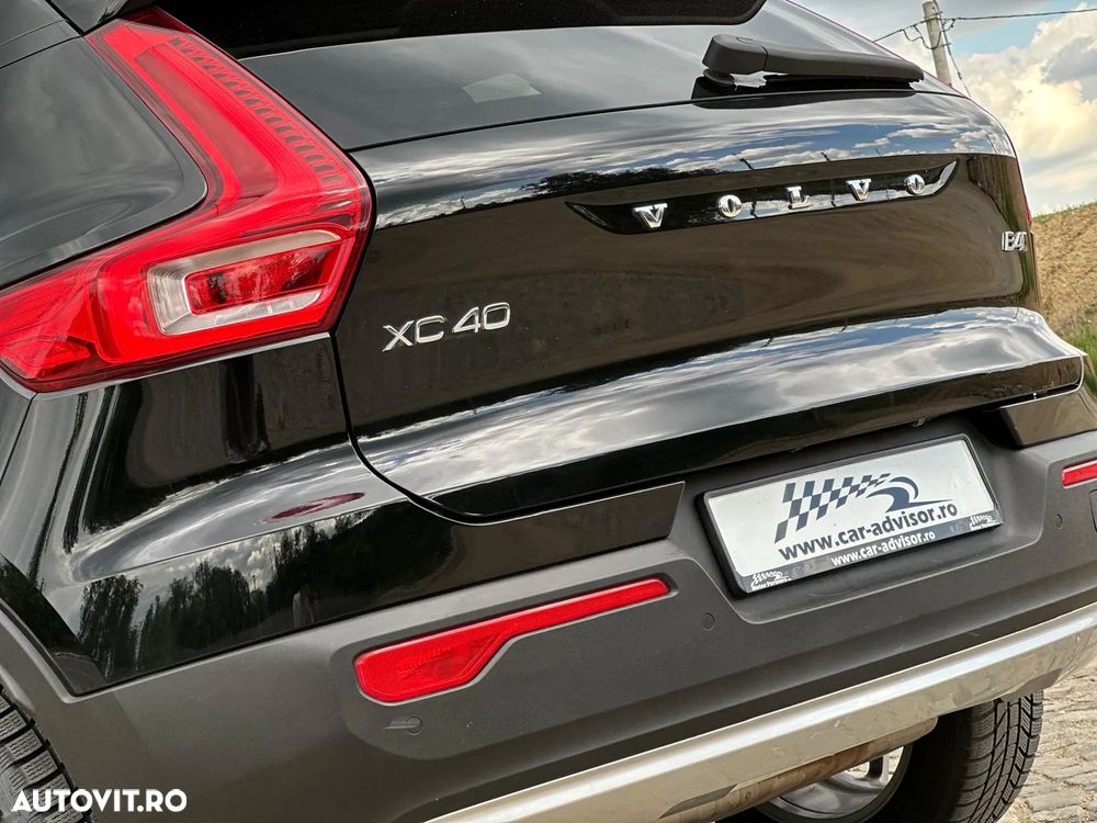 Volvo XC 40 B4 B AWD Geartronic Momentum Pro - 8