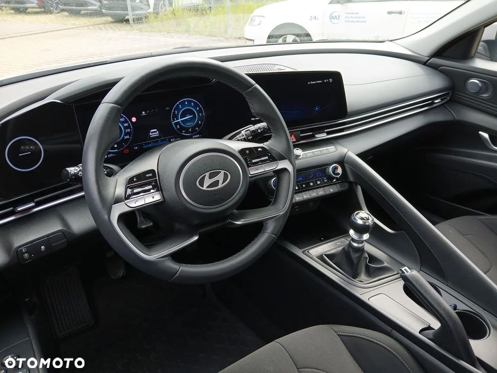 Hyundai Elantra 1.6 Smart - 9