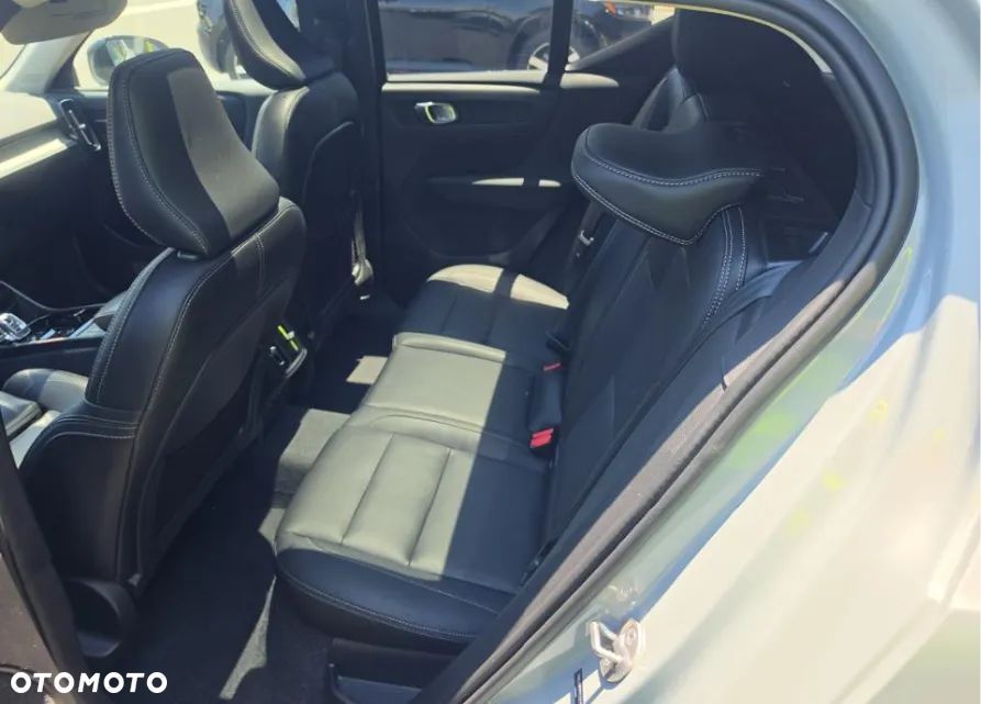 Volvo XC 40 B5 AWD Ultimate Dark - 9