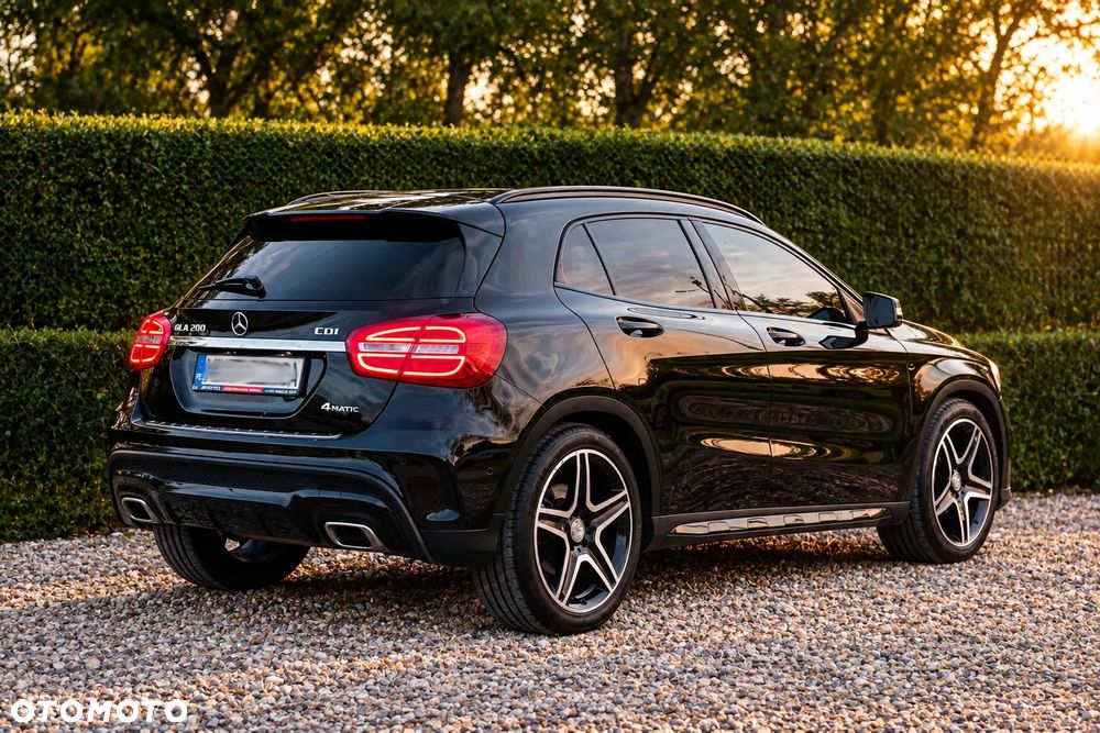 Mercedes-Benz GLA 200 (CDI) d 4Matic 7G-DCT AMG Line - 23