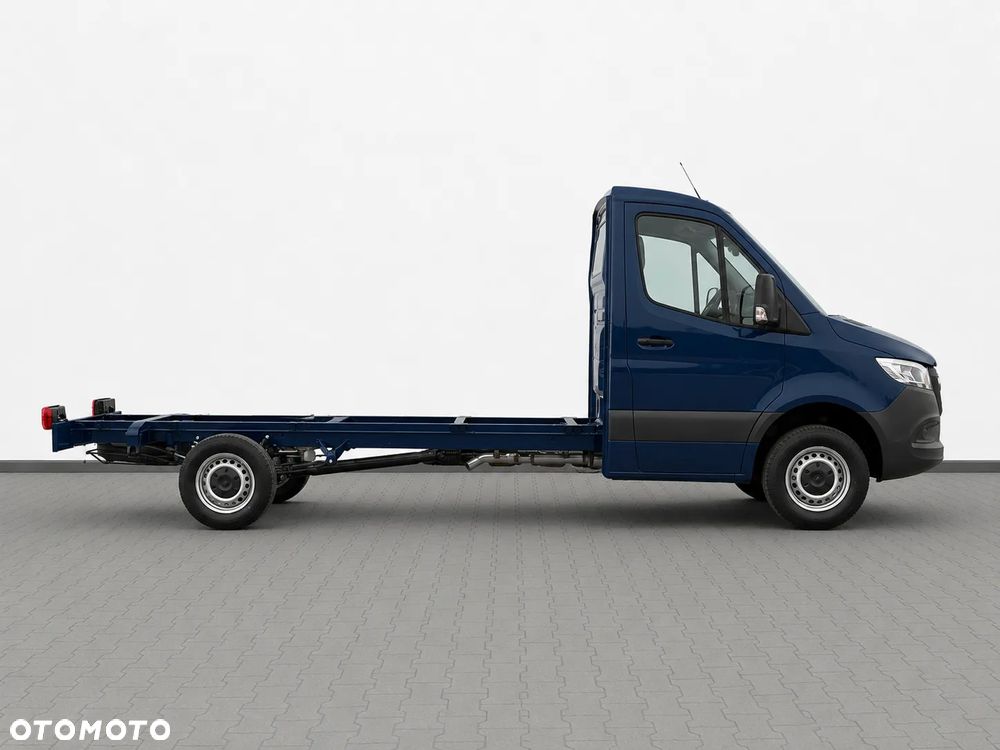 Mercedes-Benz Sprinter - 4
