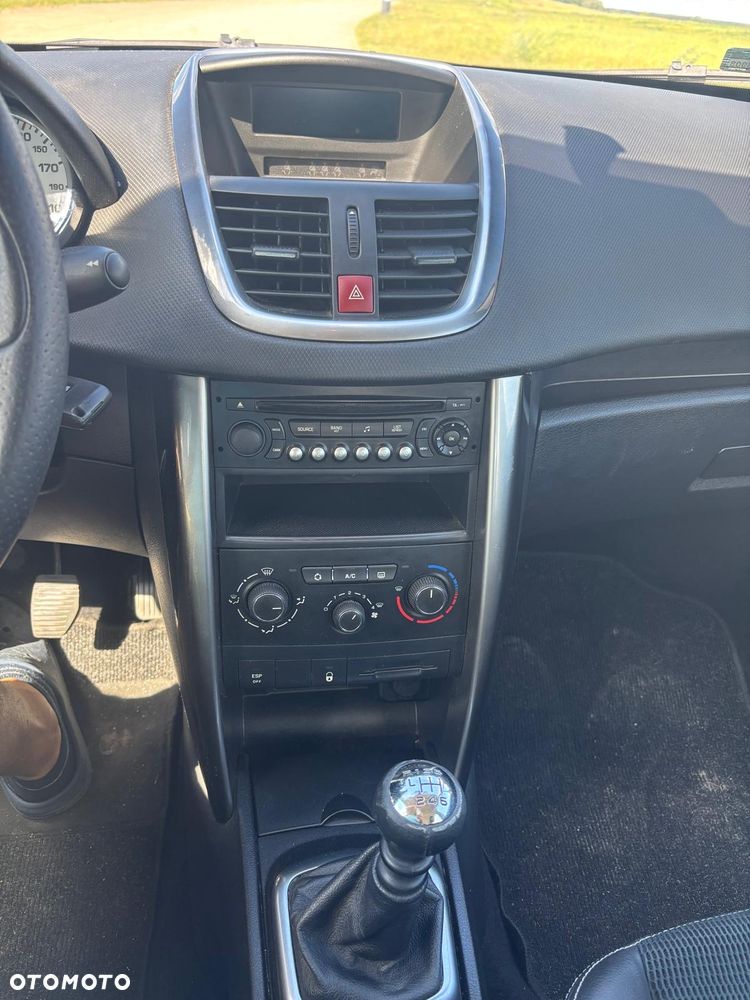 Peugeot 207 - 10