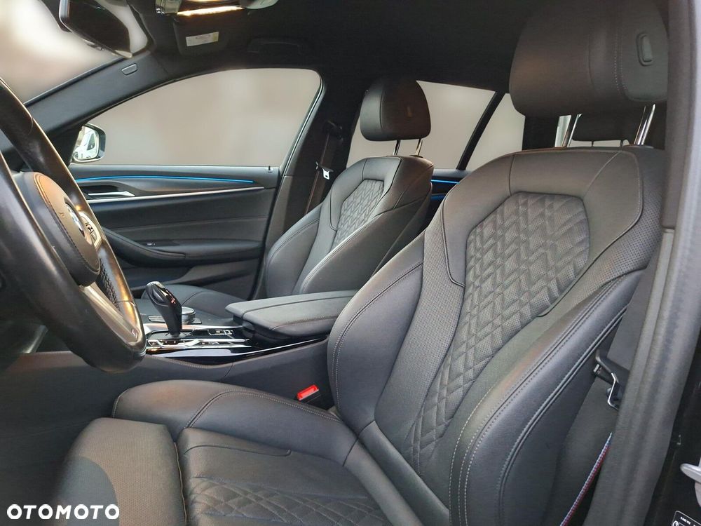 BMW Seria 5 530e xDrive M Sport sport - 12