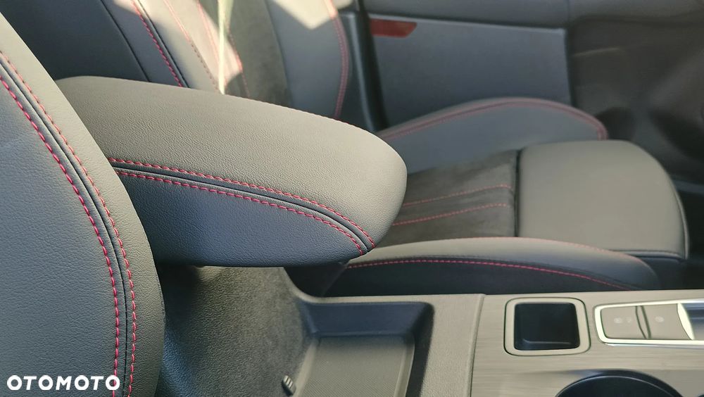 Ford Kuga 2.5 FHEV AWD ST-Line X - 22