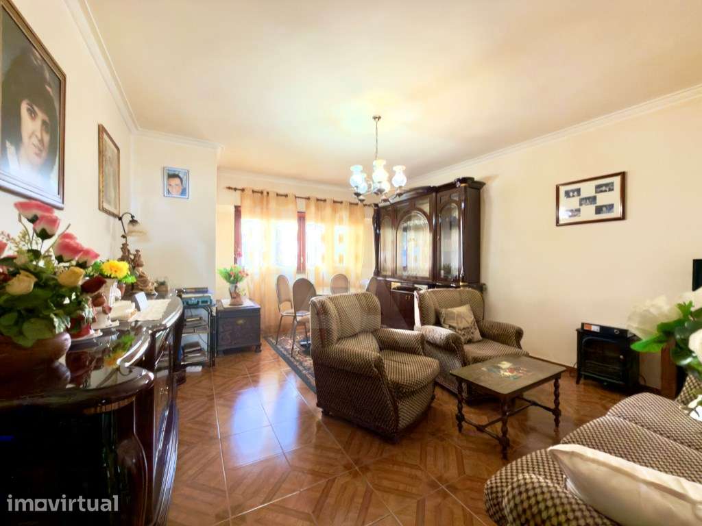 Apartamento T2 em Cascais com luz natural e excelentes acessos para... - Grande imagem: 3/13