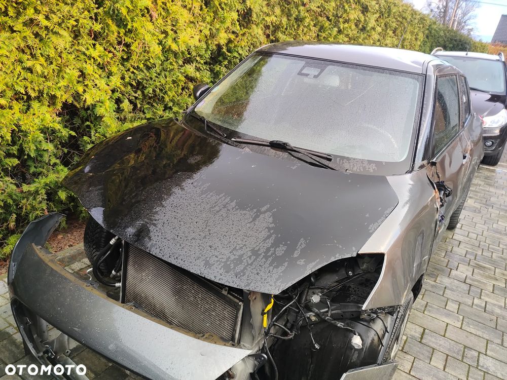 Suzuki Swift 1.2 Dualjet Hybrid Allgrip Comfort - 2