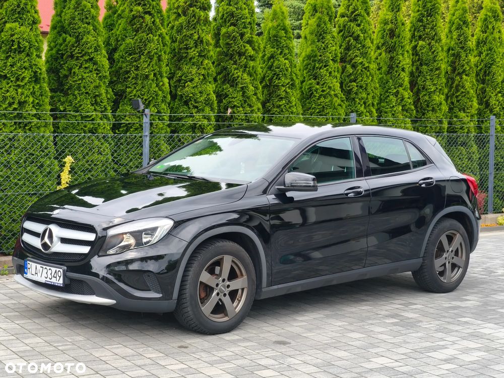 Mercedes-Benz GLA 180 Urban - 2