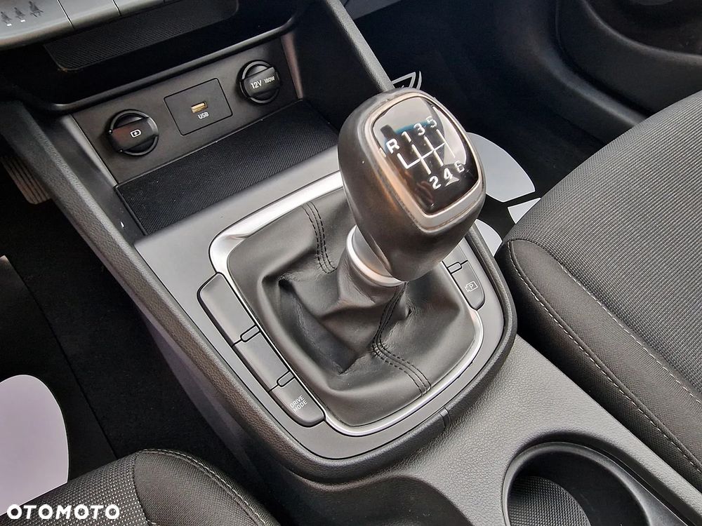 Hyundai Kona - 16