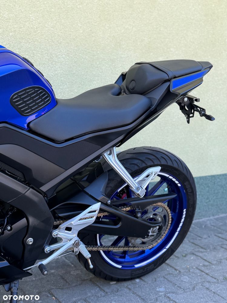 Yamaha YZF - 32