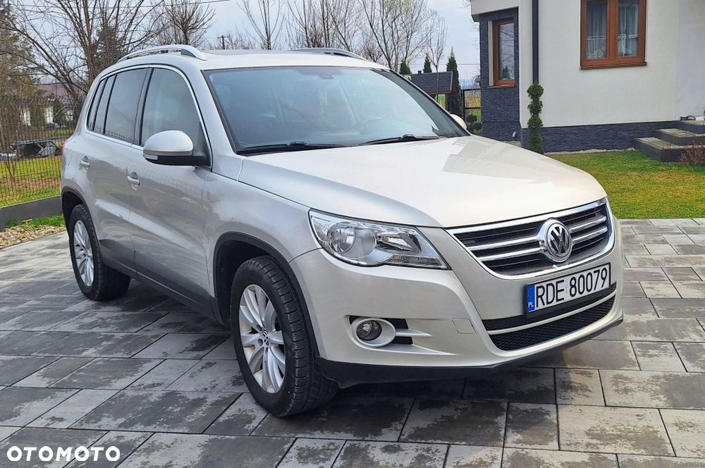 Volkswagen Tiguan - 1