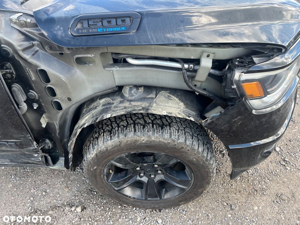 RAM 1500 - 12