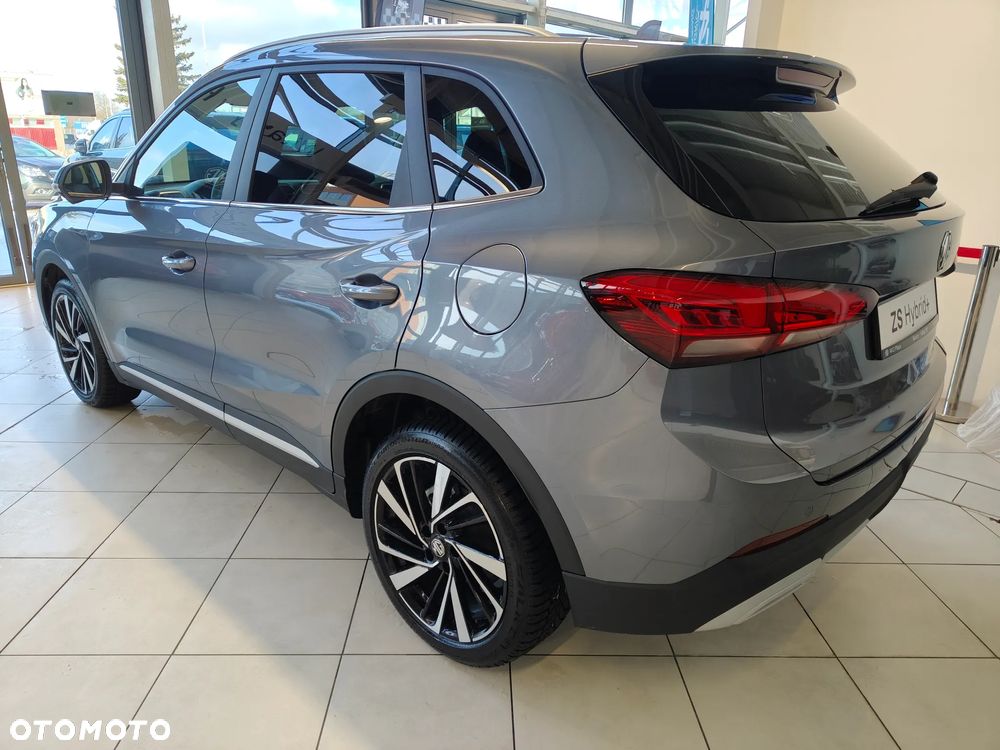 MG ZS Hybrid+ - 10