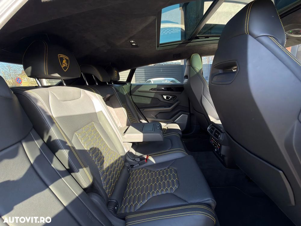 Lamborghini URUS - 22