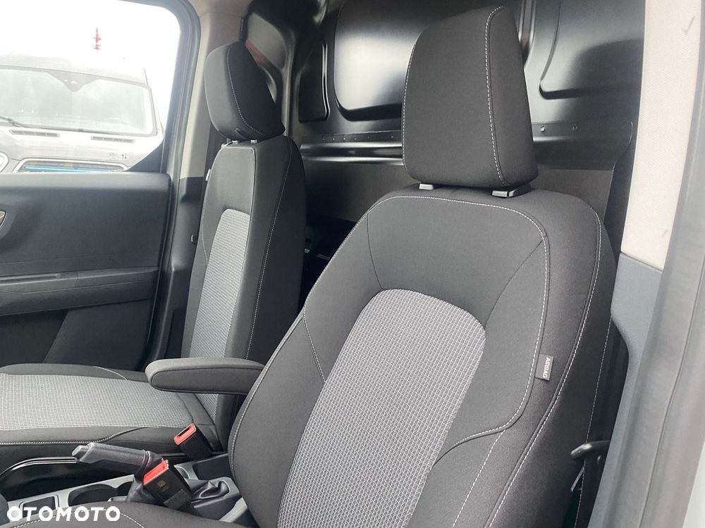 Ford Transit Courier - 10