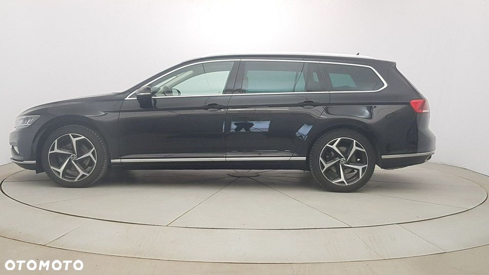 Volkswagen Passat - 4