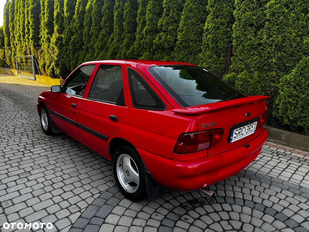 Ford Escort 1.8 CLX - 4