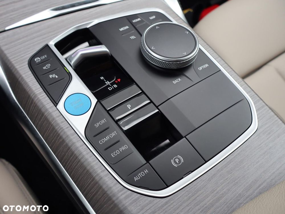 BMW i4 83.9kWh M60 xDrive - 13