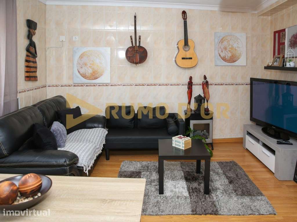 Moradia com Garagem - Grande imagem: 2/28