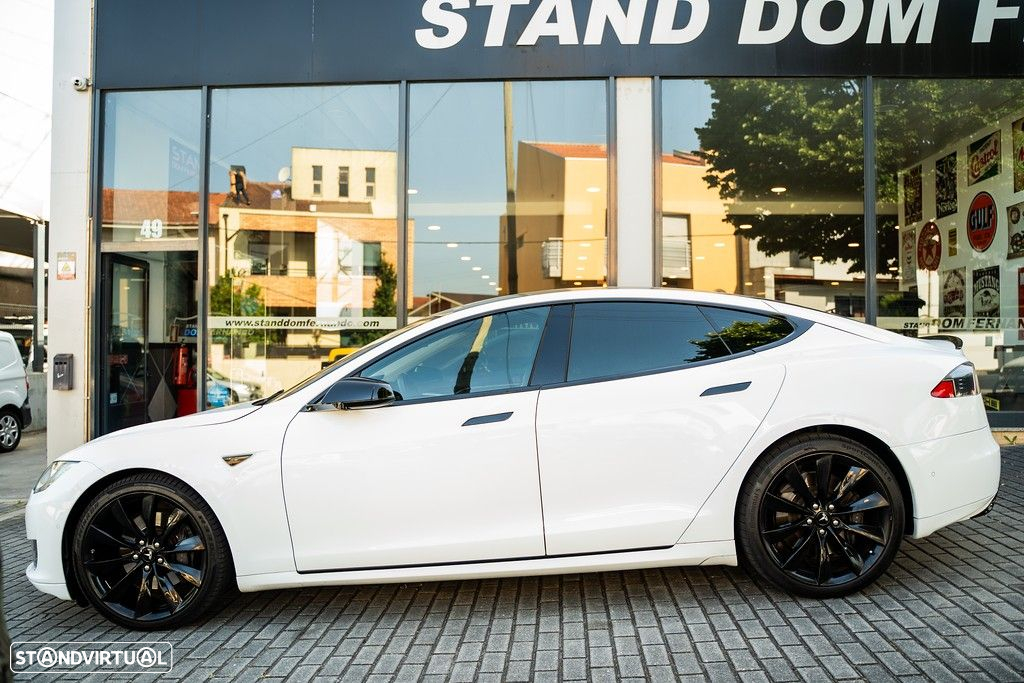 Tesla Model S - 6