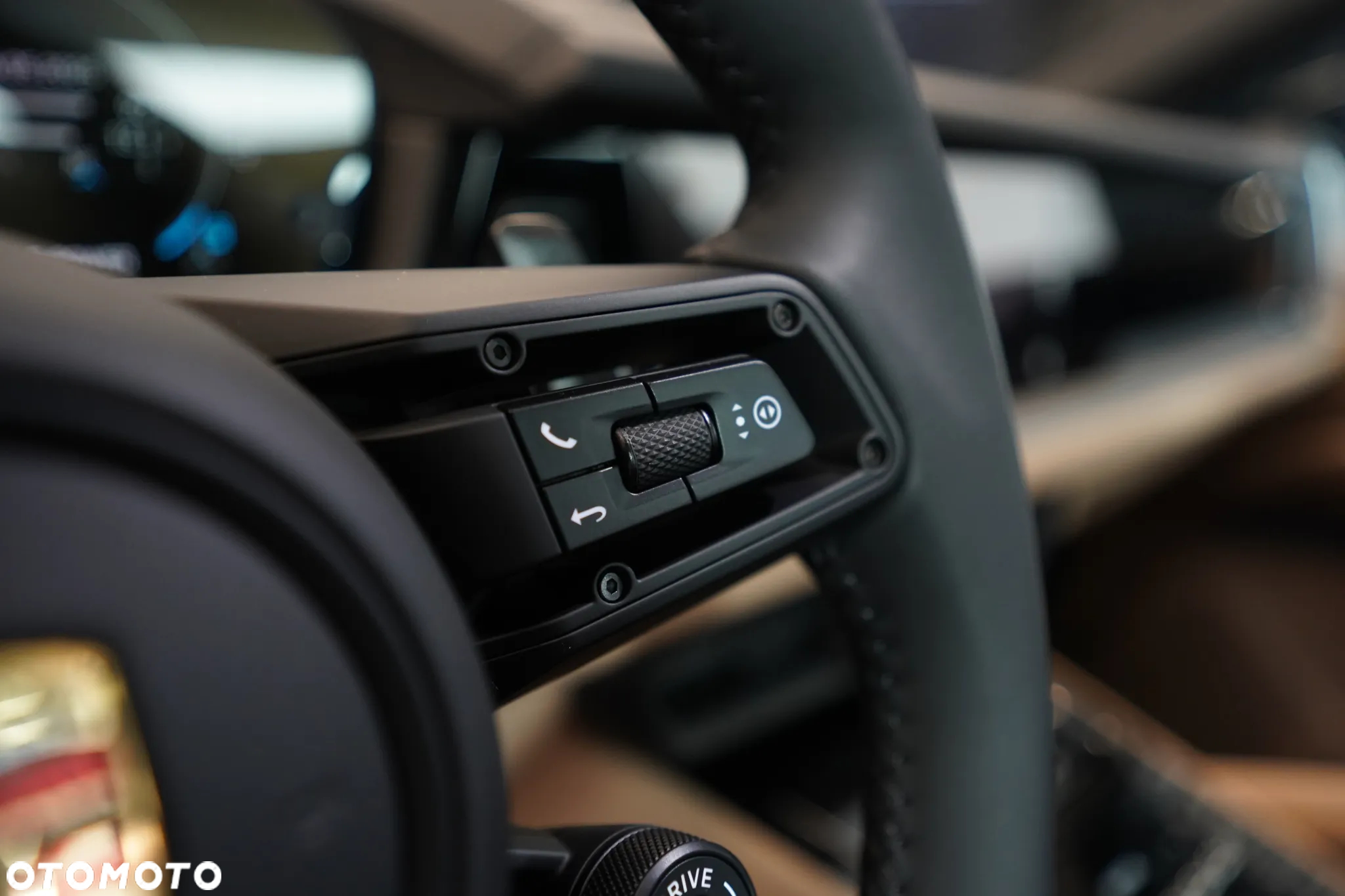 Porsche Cayenne Coupe E-Hybrid PHEV - 16