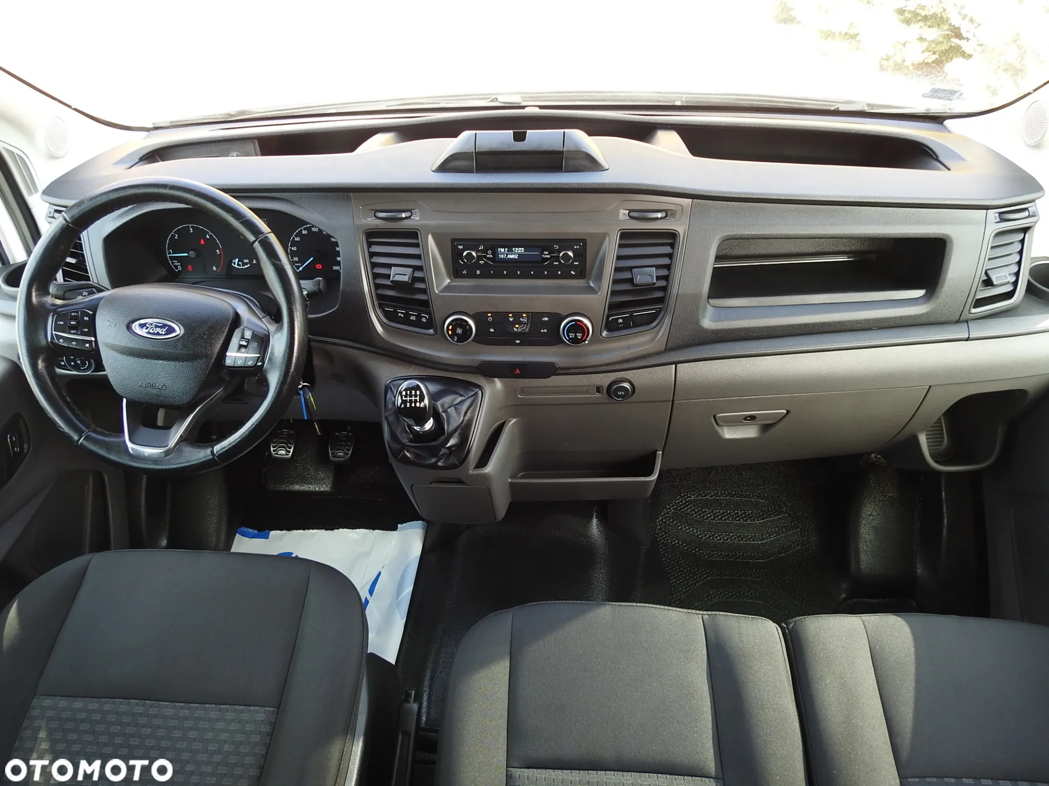 Ford TRANSIT FURGON BRYGADÓWKA 6 MIEJSCA TEMPOMAT KLIMATYZACJA LEDY 130KM [ J78198 ] - 26