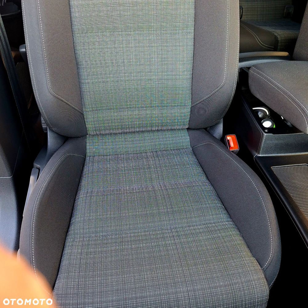 Volkswagen Passat - 38