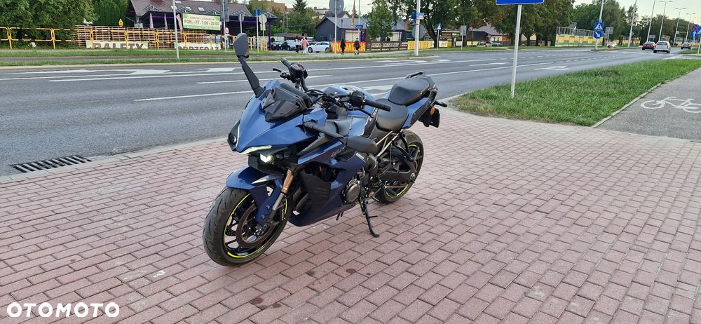 Suzuki GSX - 15