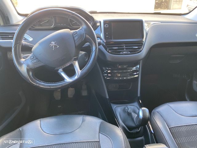 Peugeot 2008 1.2 VTi Allure - 9
