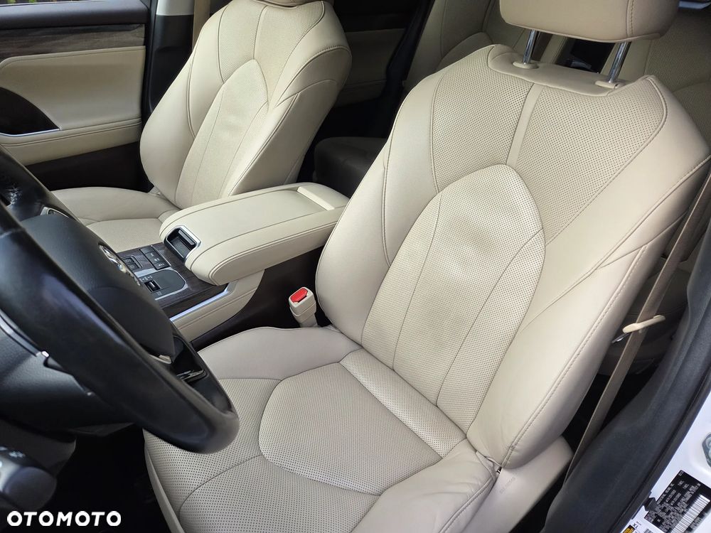 Toyota Highlander 2.5 Hybrid Executive - 25