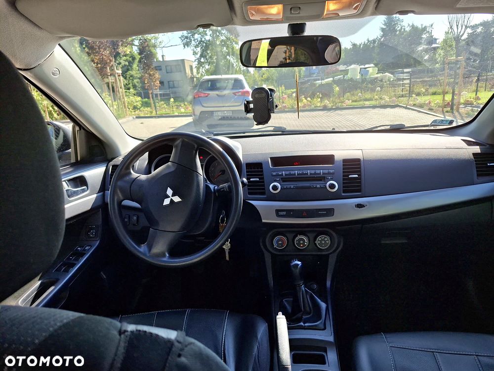 Mitsubishi Lancer 1.5 Inform - 4