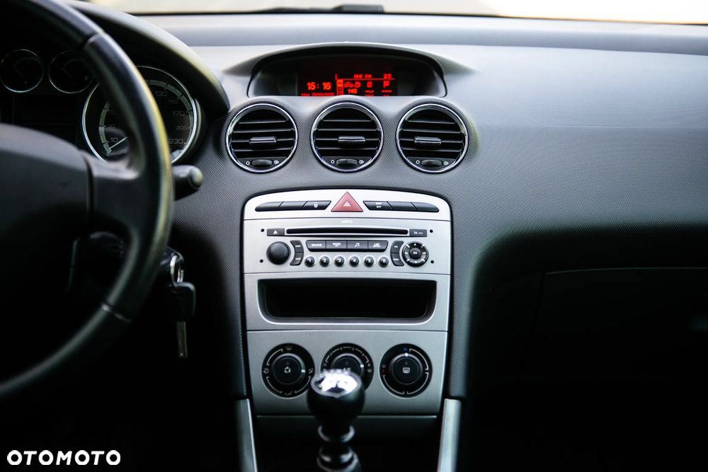 Peugeot 308 HDi FAP 135 Platinum - 28