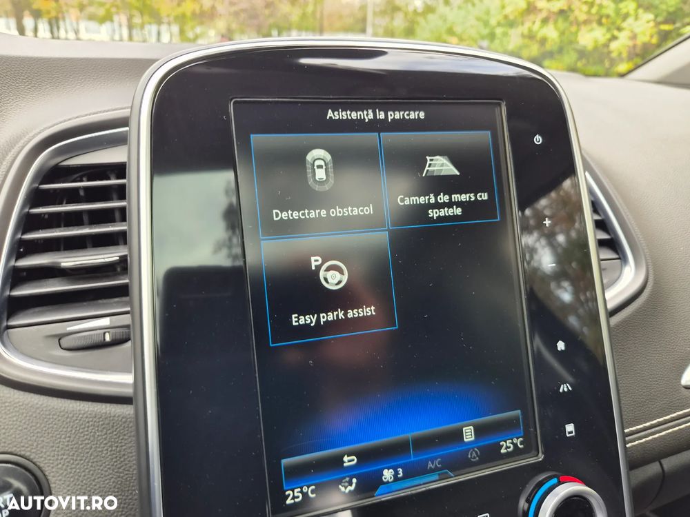 Renault Grand Scenic - 27