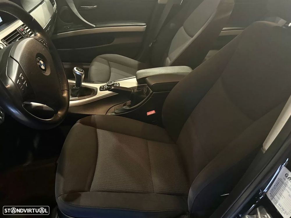 BMW 318 d Touring Navigation Sport - 11