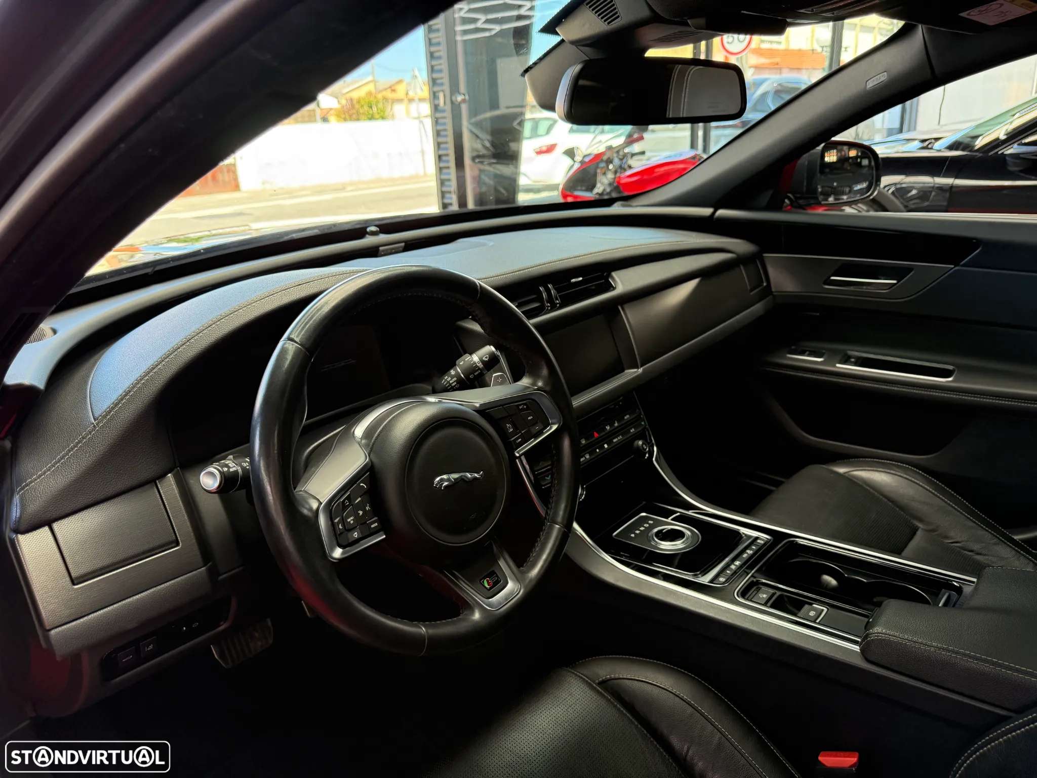 Jaguar XF 3.0 TDV6 300 Sport - 10