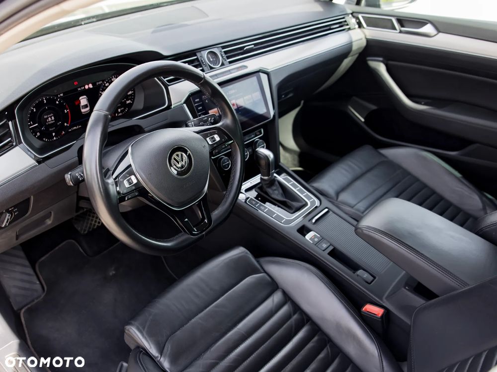 Volkswagen Passat 2.0 TDI 4Mot Elegance DSG - 10