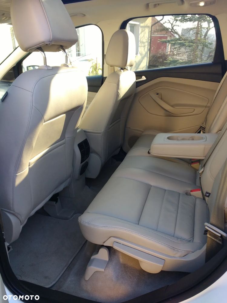 Ford Escape 2.0 EcoBoost AWD Titanium - 9