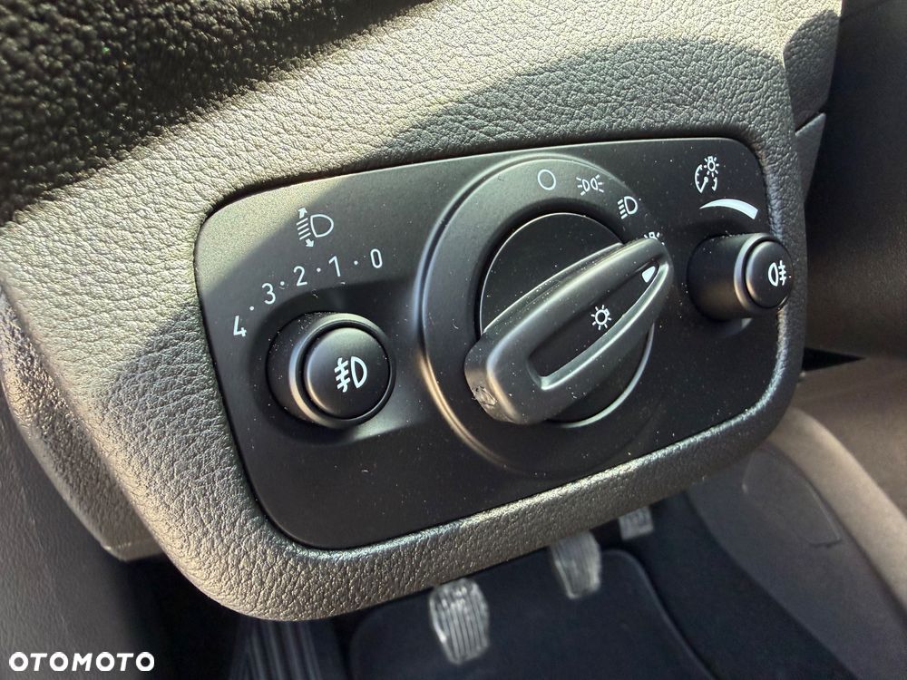 Ford Kuga - 16