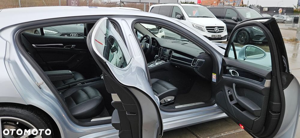 Porsche Panamera - 20