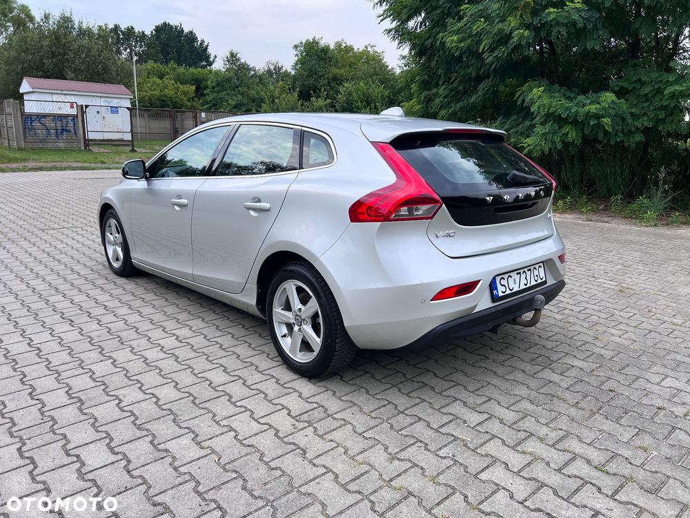 Volvo V40 D2 Momentum - 4