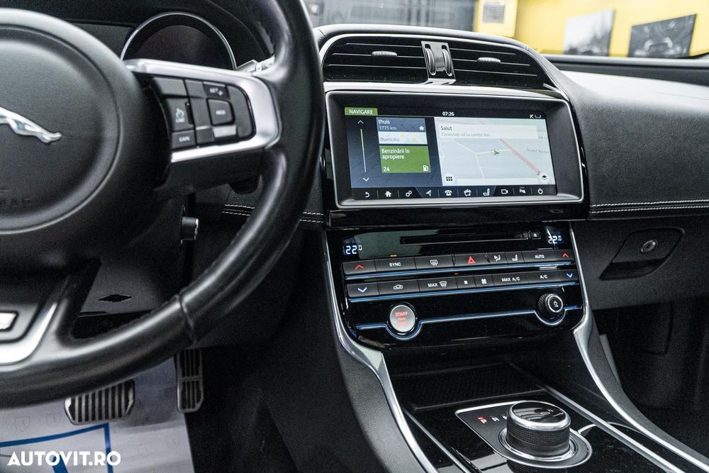 Jaguar XE 20d Aut. R-Sport - 32