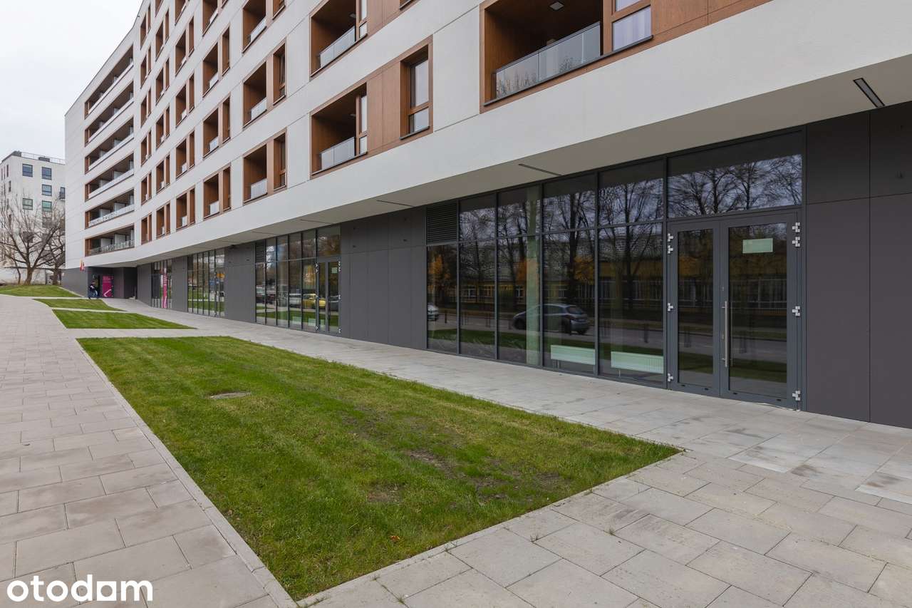 Nowy blok, cicho za oknem, blisko Centrum